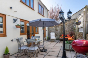 The Friary Newly Available -15 mins walk to beach